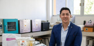 Elaboran en la UAT innovadores productos derivados de la miel de abeja