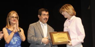 Recibe la UAT reconocimientos a la calidad educativa