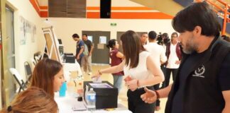 Participan estudiantes de la UAT en el Simulacro Electoral Universitario.